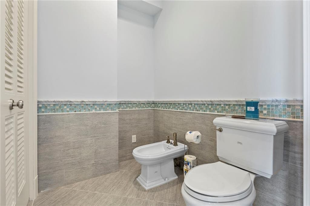 2275 Genesea Lane photo 20
