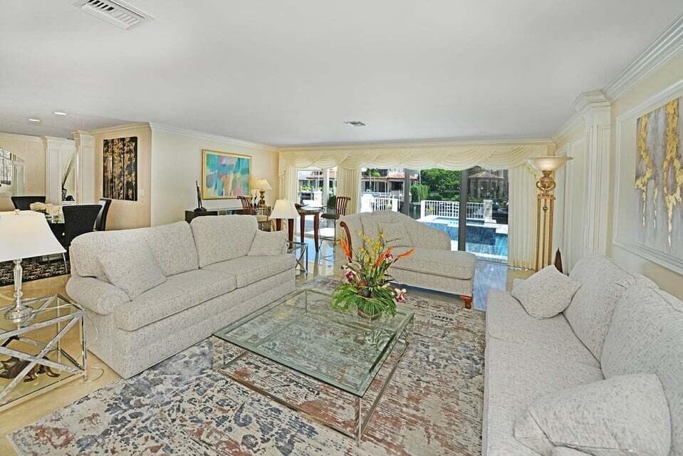 885 NE Mulberry Drive photo 11