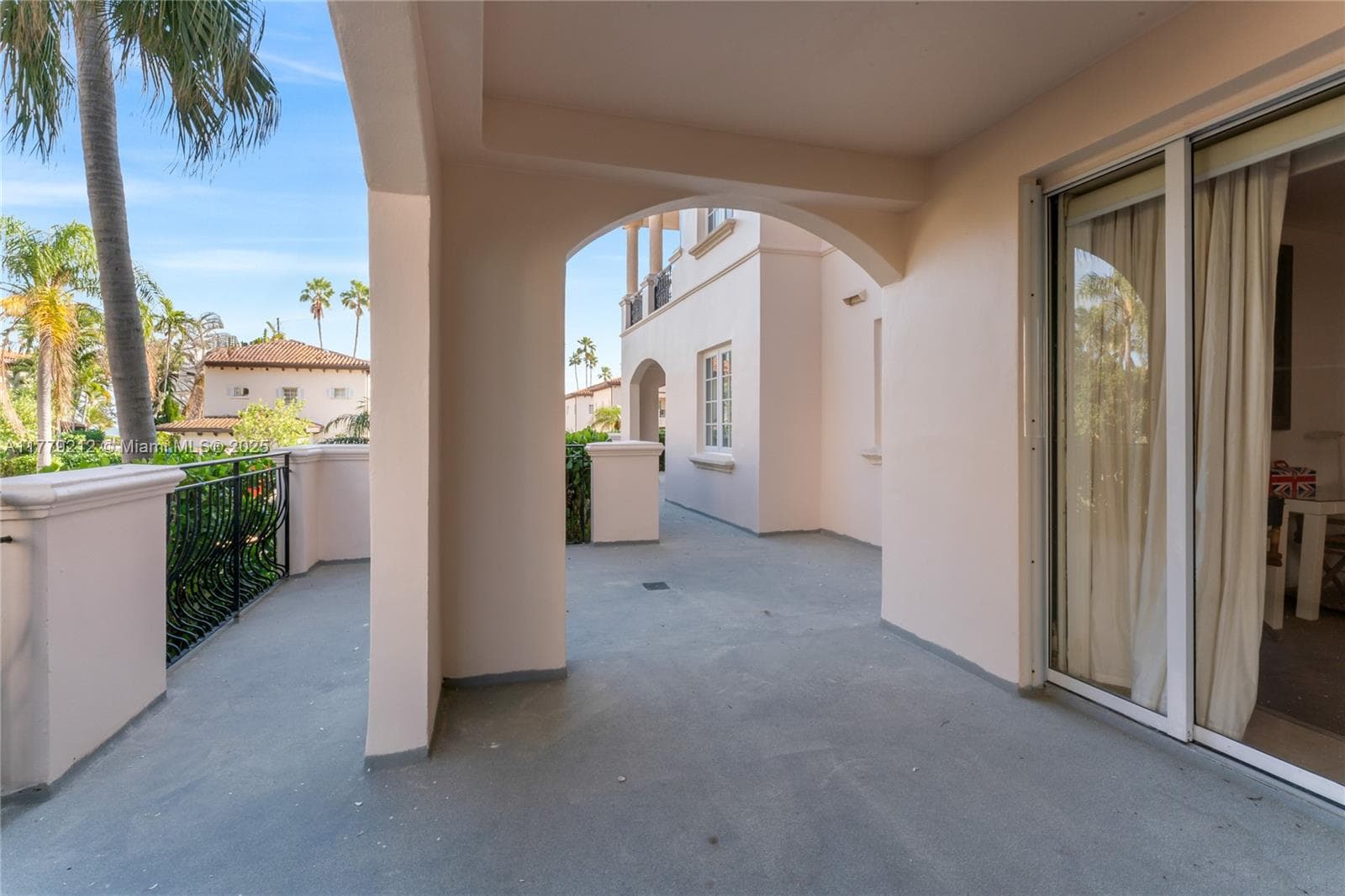 19112 Fisher Island Dr 19112 photo 6