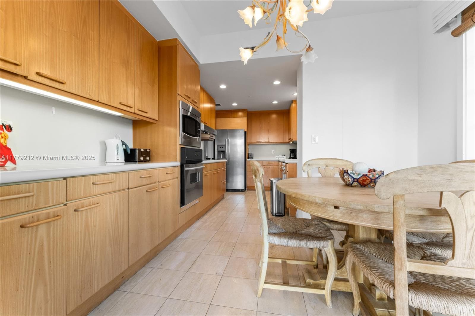 19112 Fisher Island Dr 19112 photo 22