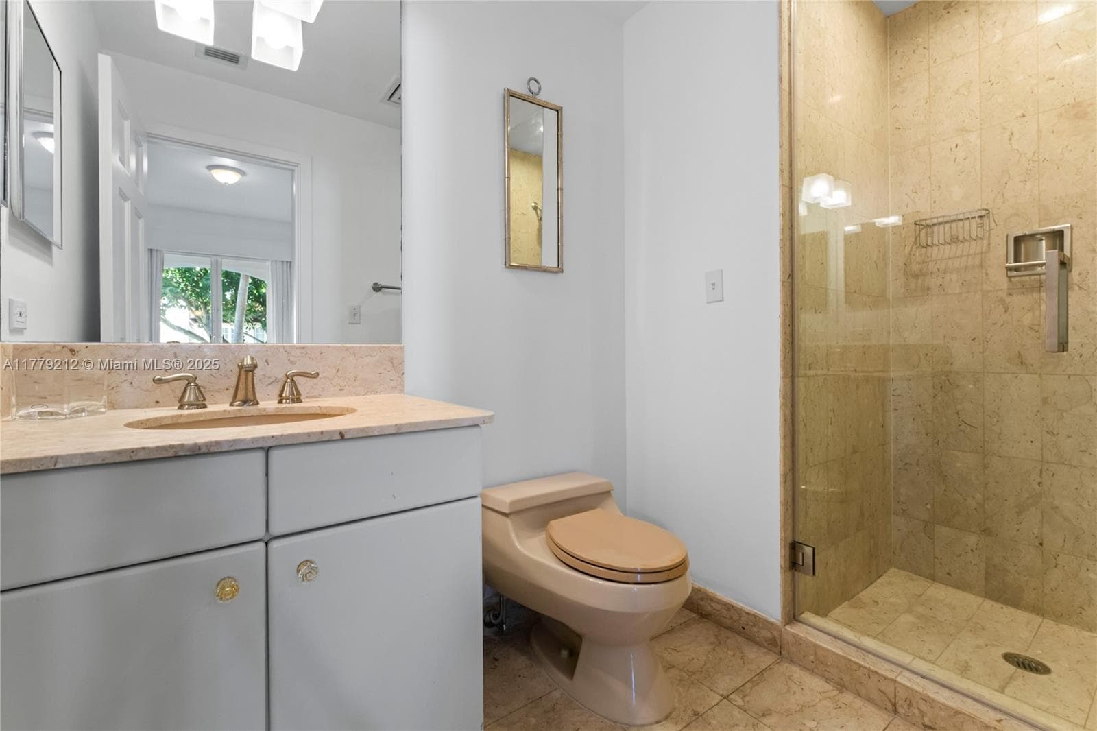 19112 Fisher Island Dr 19112 photo 20