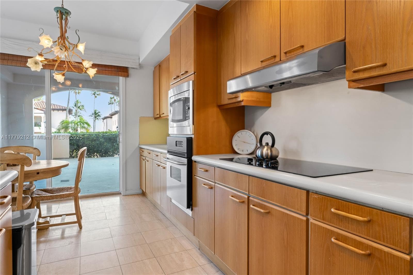 19112 Fisher Island Dr 19112 photo 24