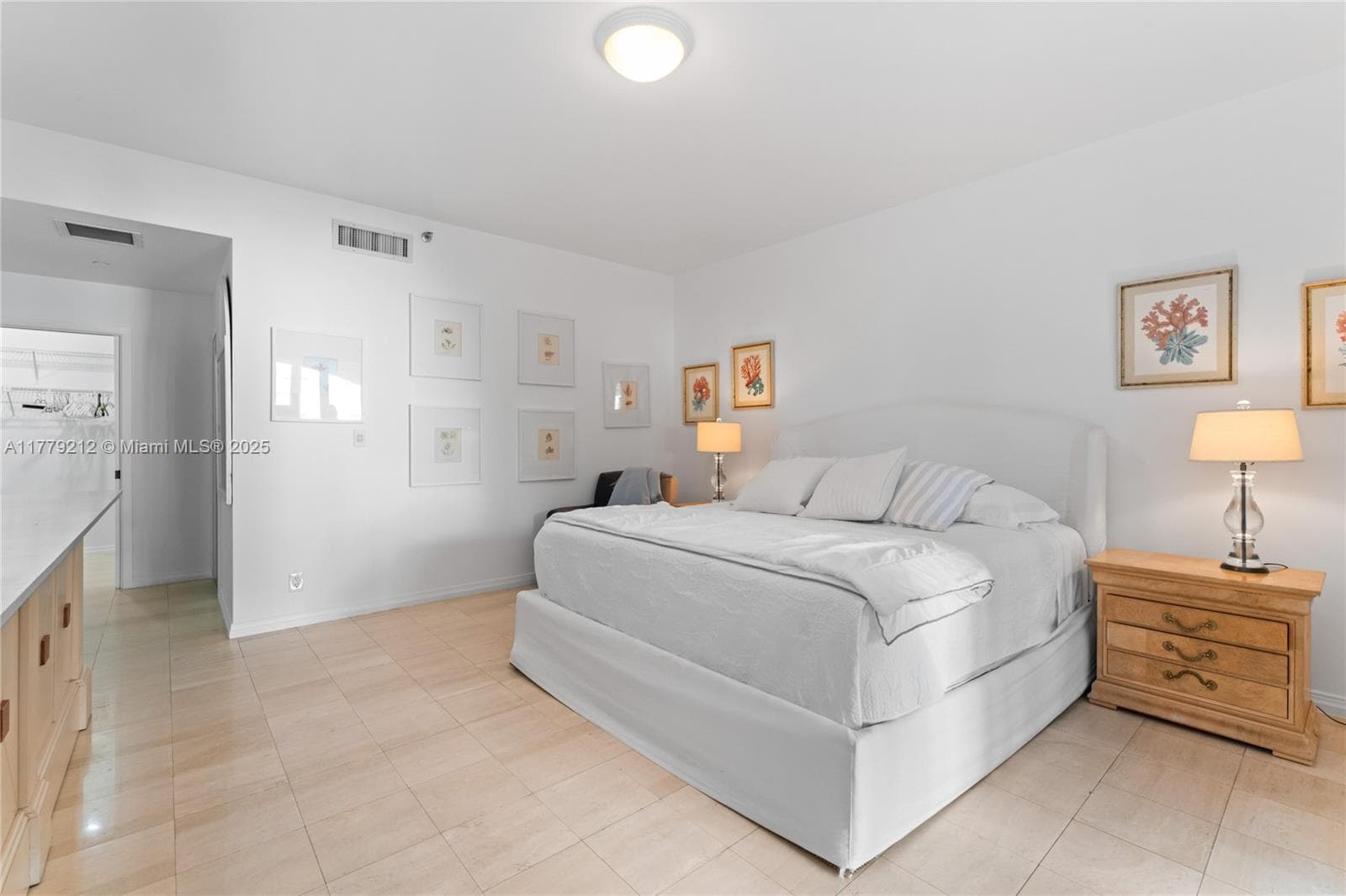 19112 Fisher Island Dr 19112 photo 10