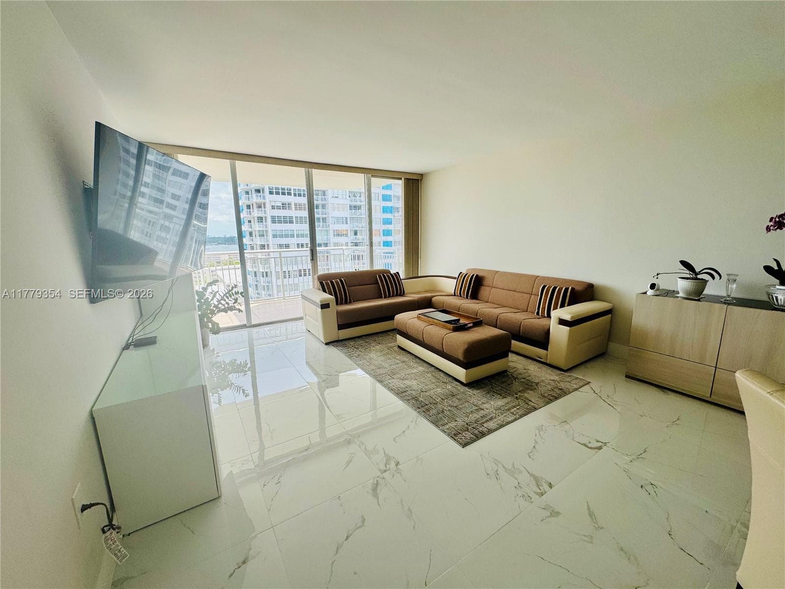 18071 Biscayne Blvd 1503 photo 10