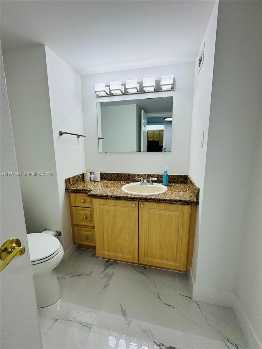18071 Biscayne Blvd 1503 photo 15