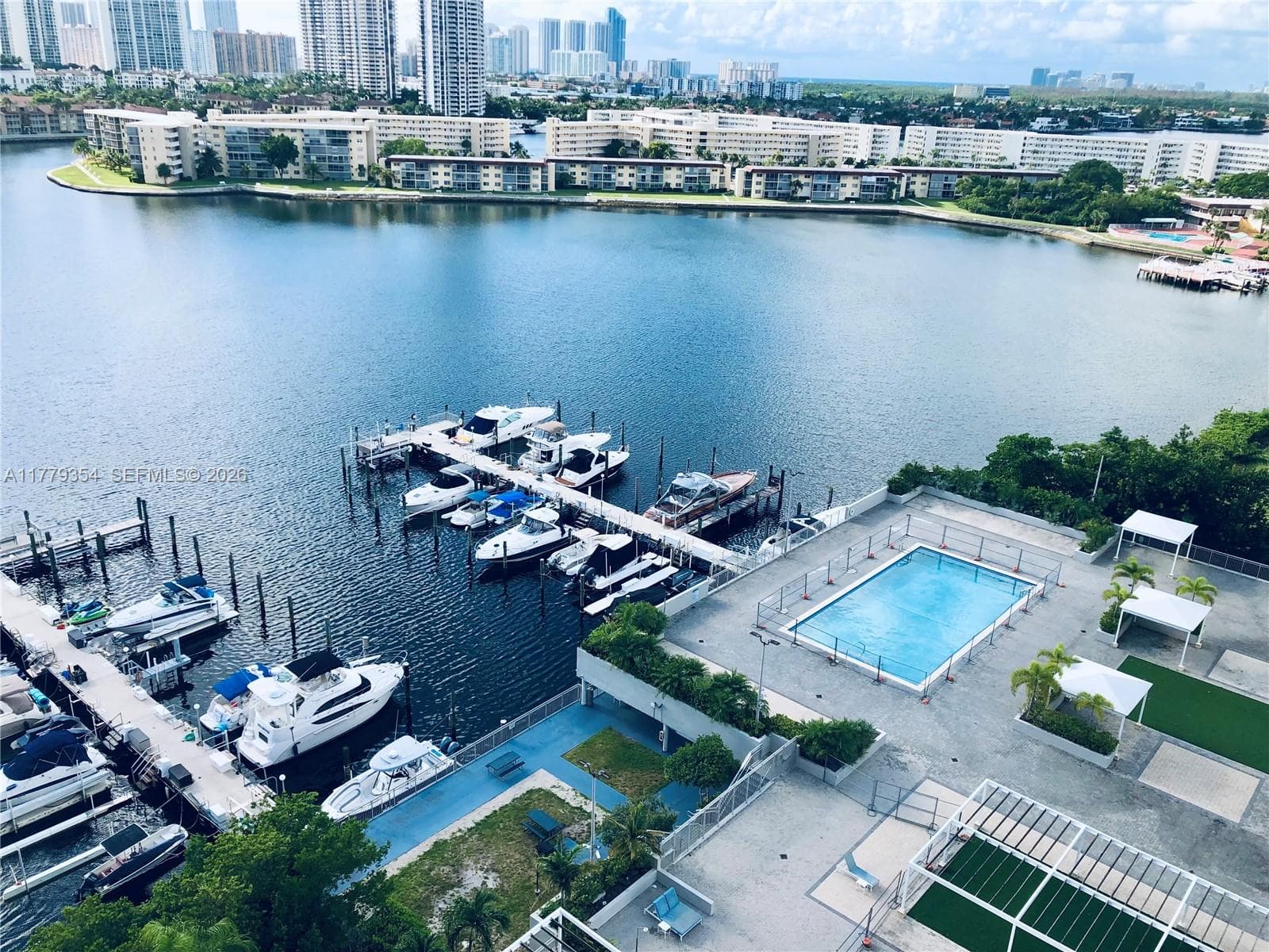 18071 Biscayne Blvd 1503 photo 25