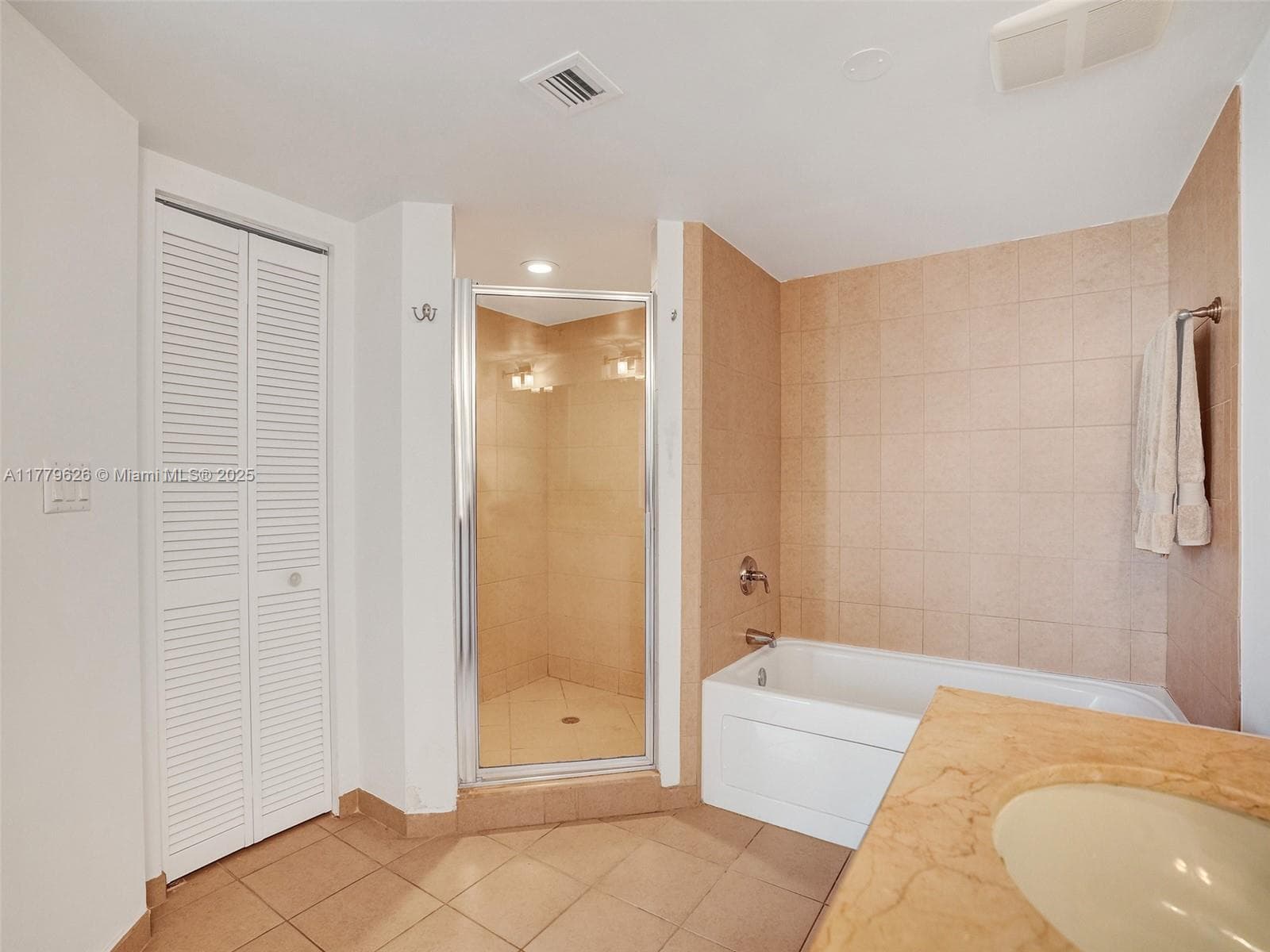 16699 Collins Ave 2305 photo 25