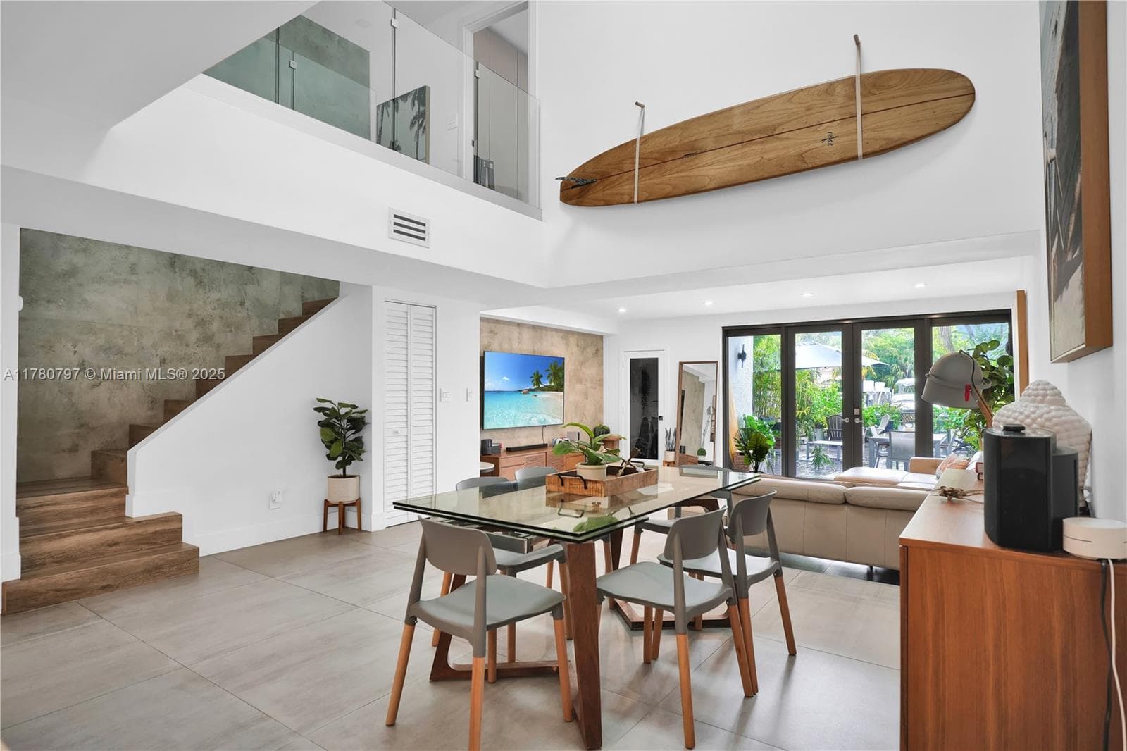 311 Poinciana Dr 801 photo 8