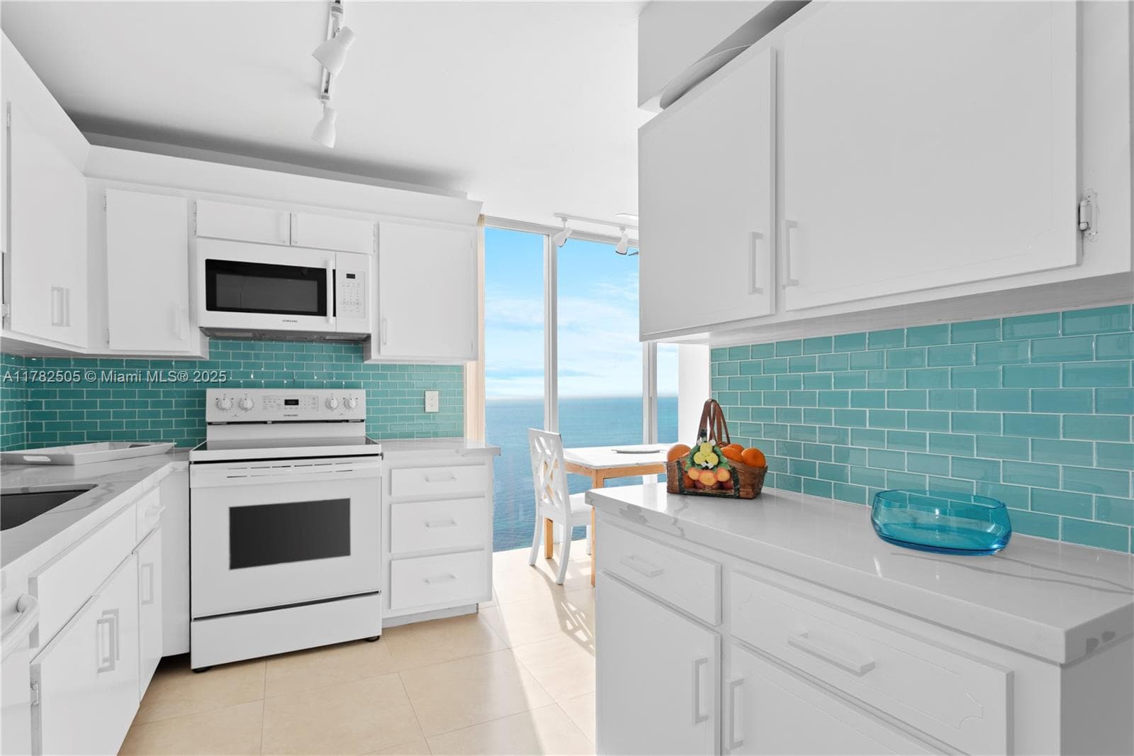 881 Ocean Dr 24C photo 7
