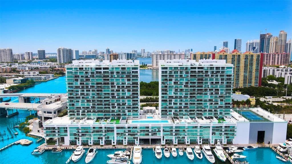 400 Sunny Isles Boulevard 2005 photo 1