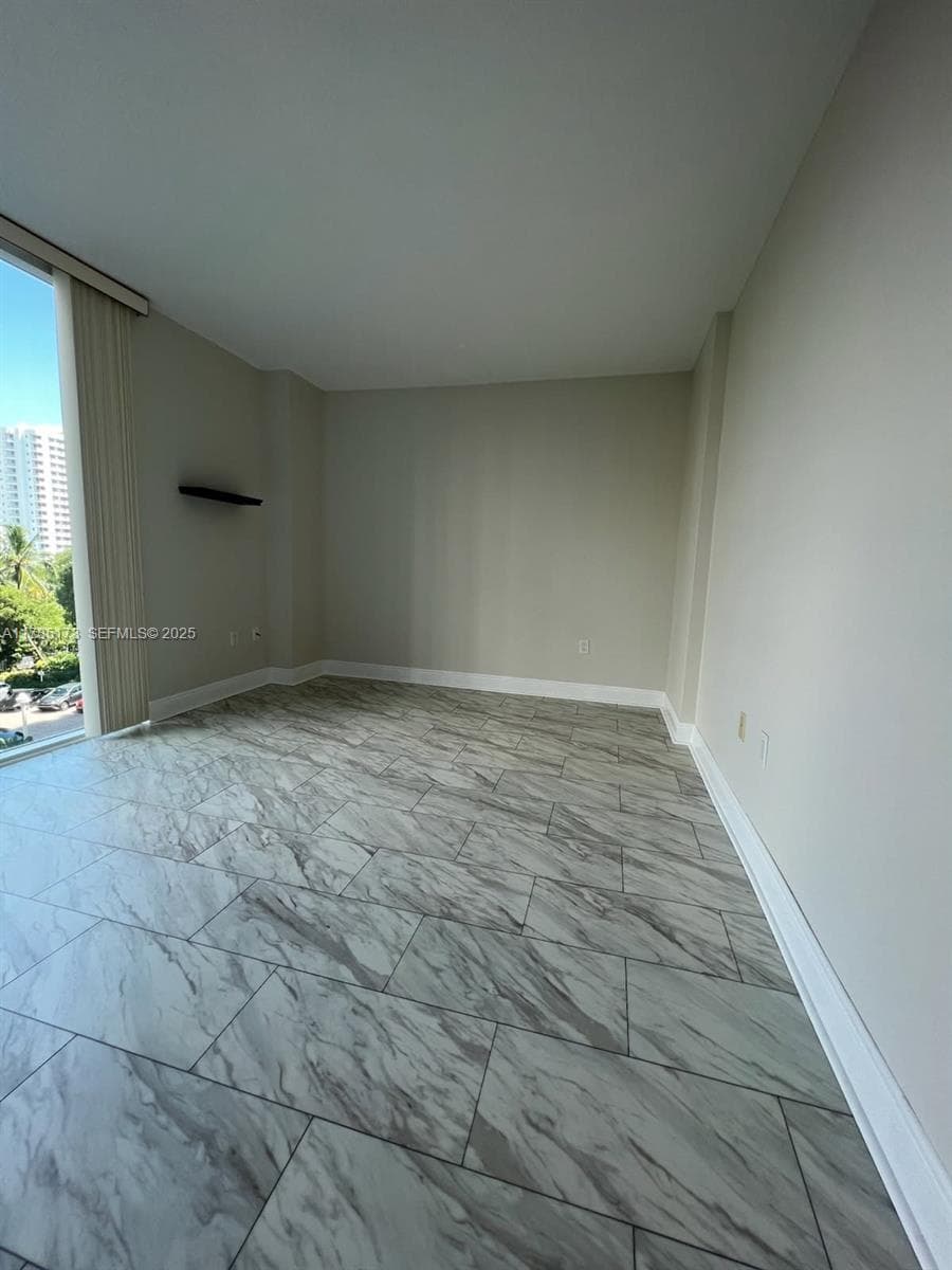 3370 Hidden Bay Dr 610 photo 18