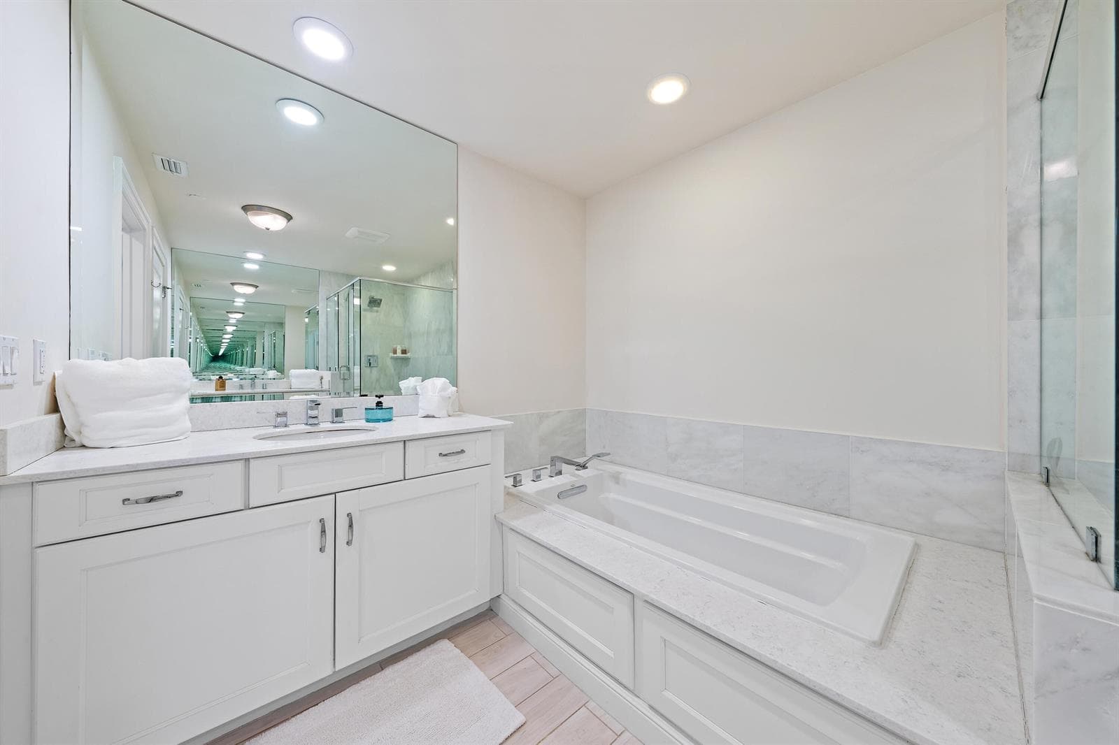 432 Bay Colony Drive N photo 17