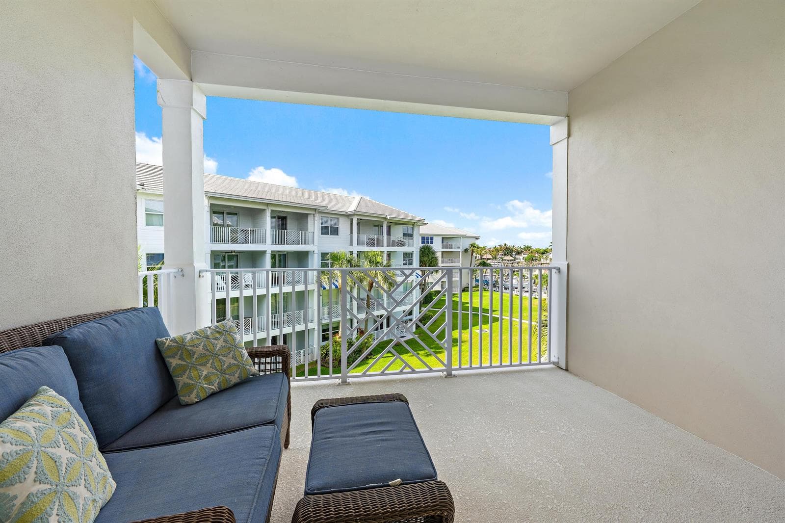 432 Bay Colony Drive N photo 15