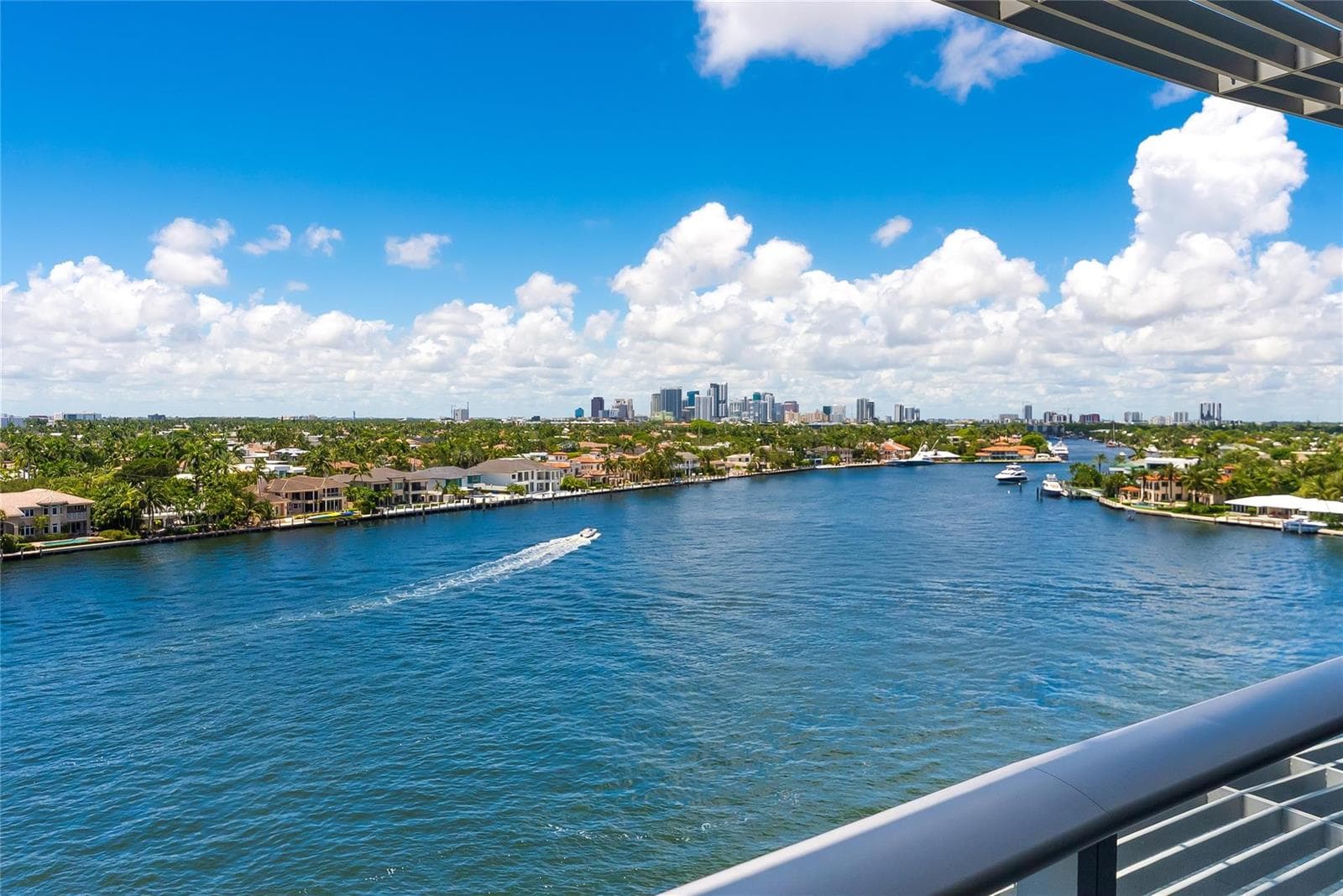 435 Bayshore Drive 702 photo 7
