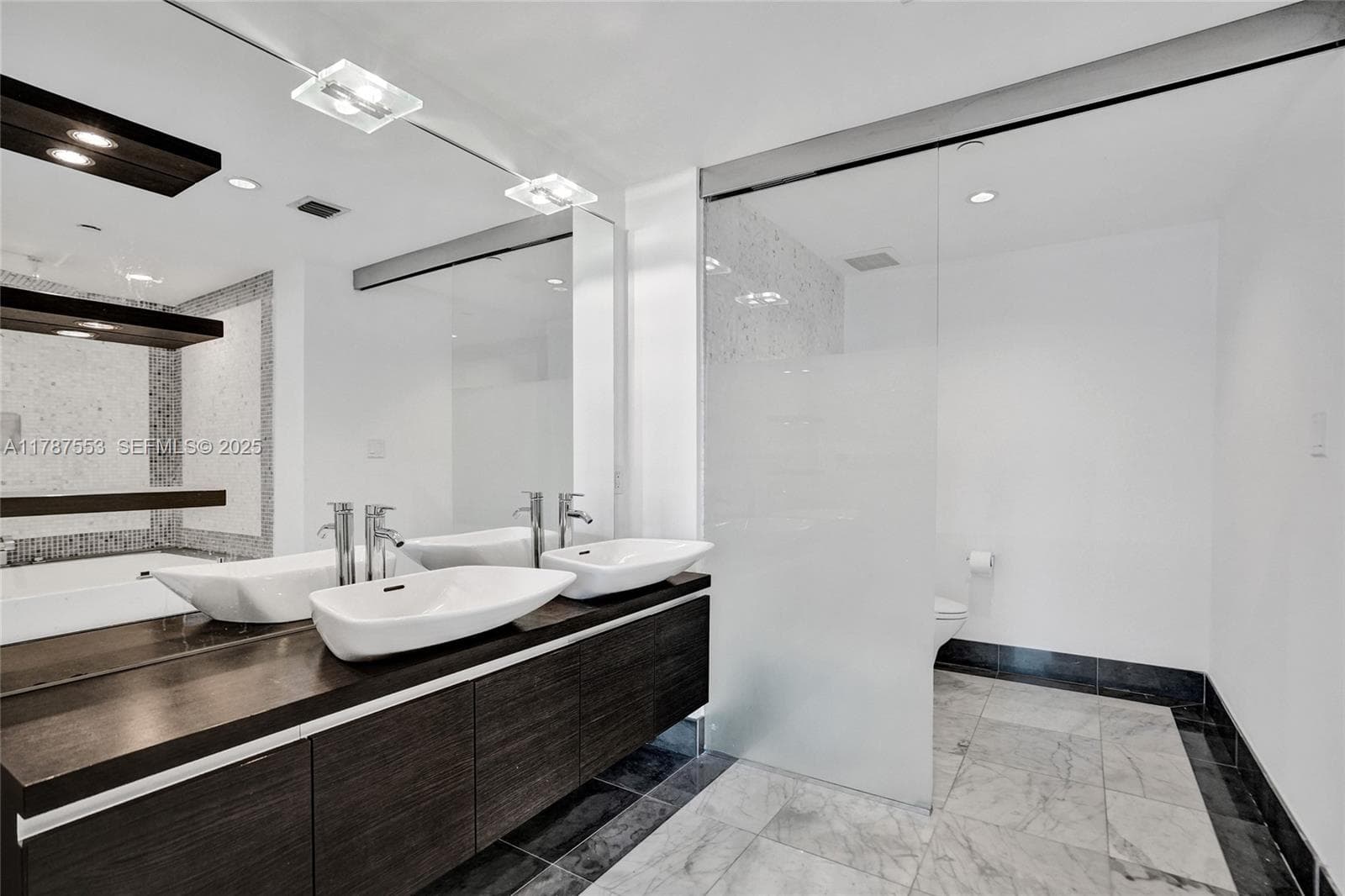 200 Biscayne Boulevard Way 3211 photo 17