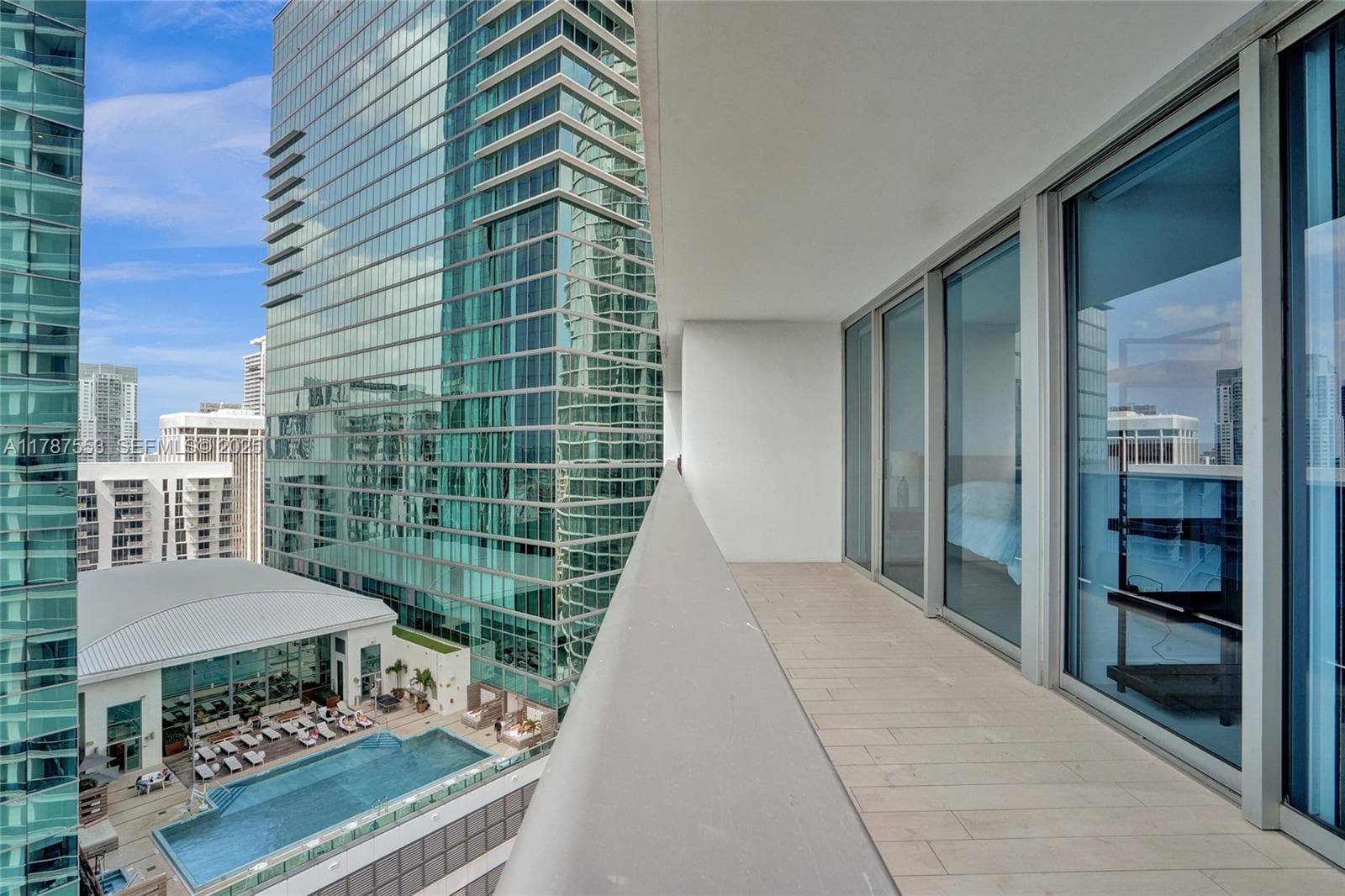 200 Biscayne Boulevard Way 3211 photo 9
