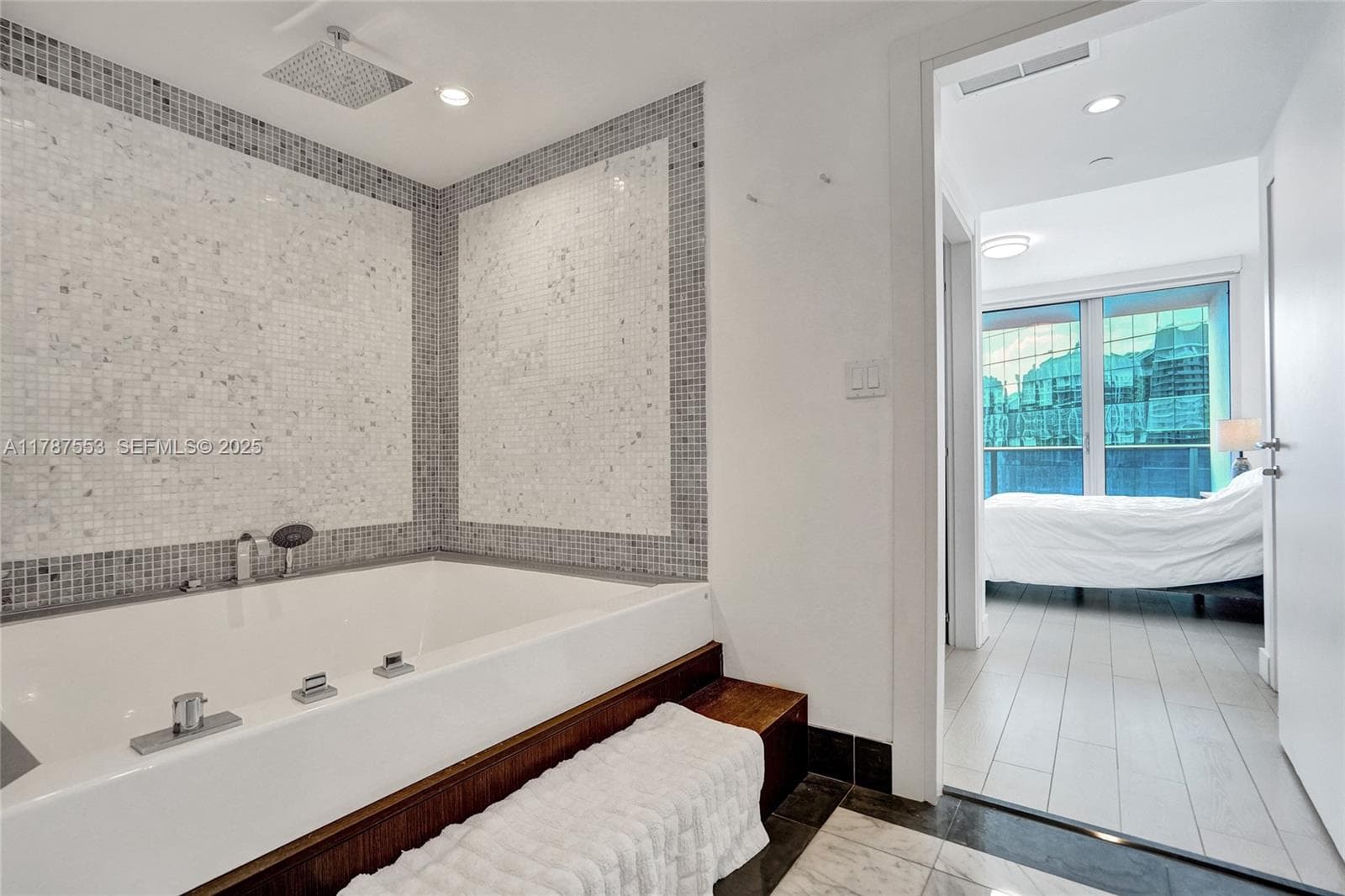200 Biscayne Boulevard Way 3211 photo 15