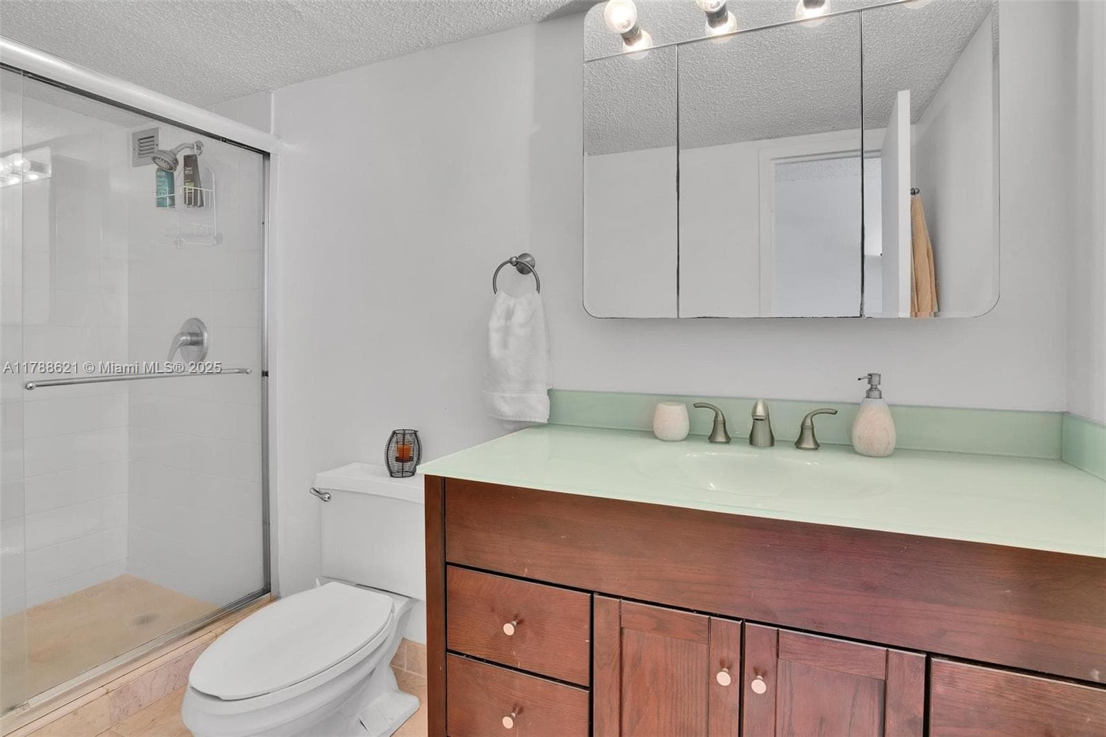 600 Parkview Dr 422(+DEN) photo 6