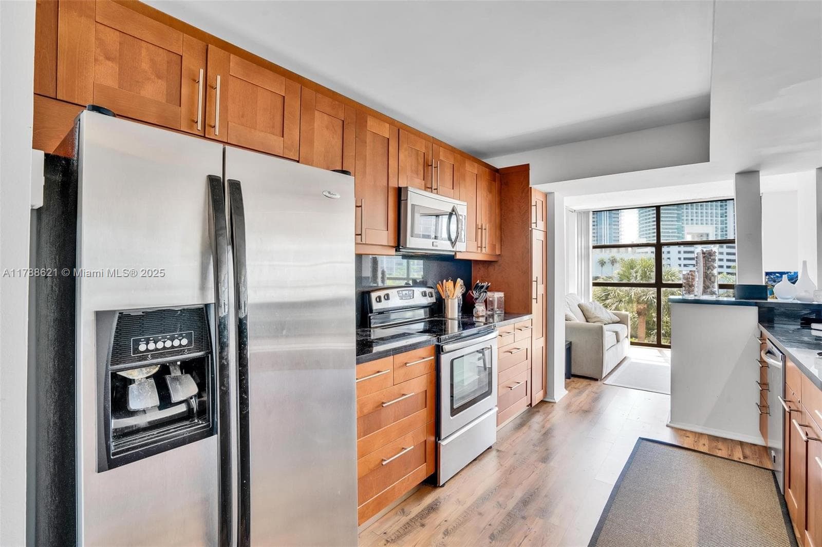 600 Parkview Dr 422(+DEN) photo 3