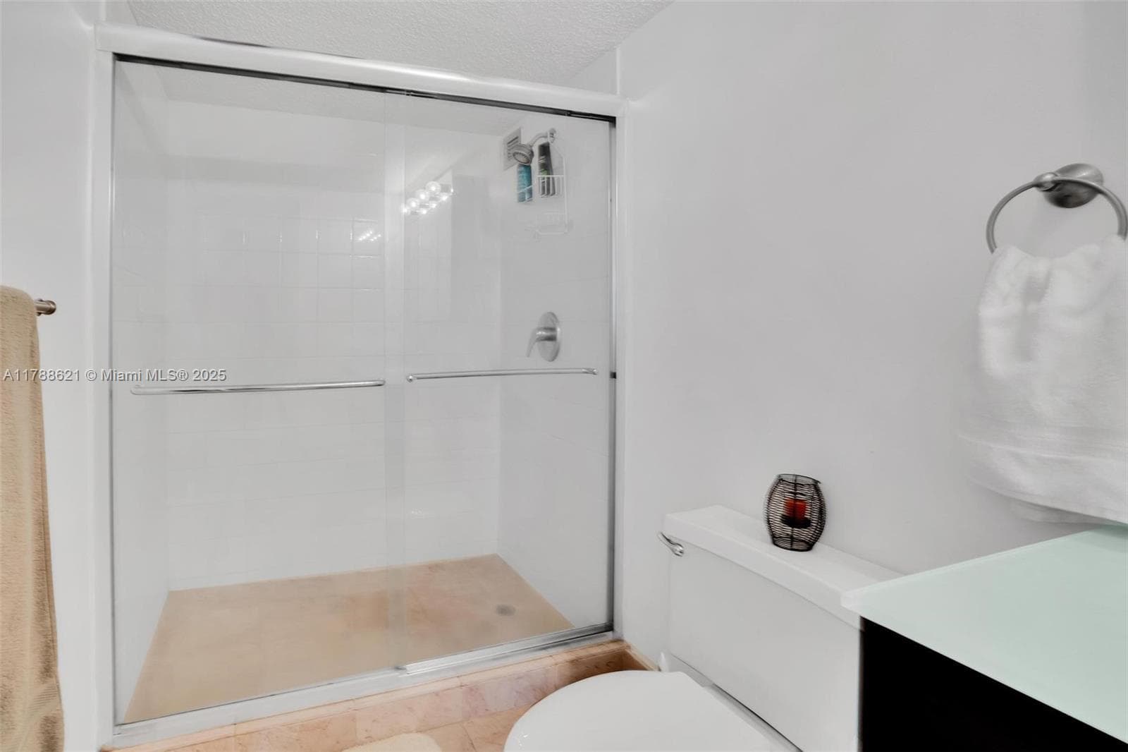 600 Parkview Dr 422(+DEN) photo 14