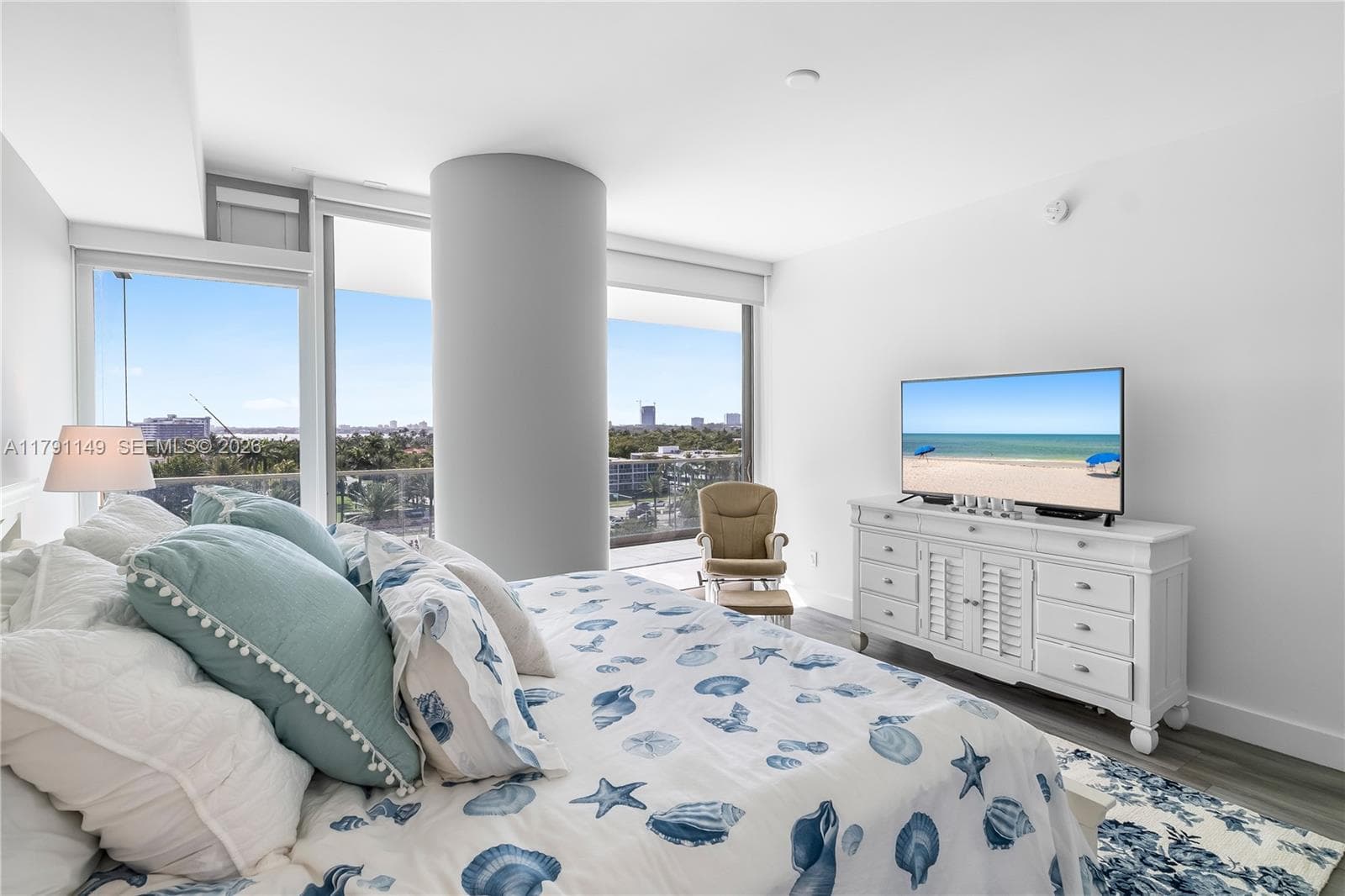 10201 Collins Ave 605 photo 18