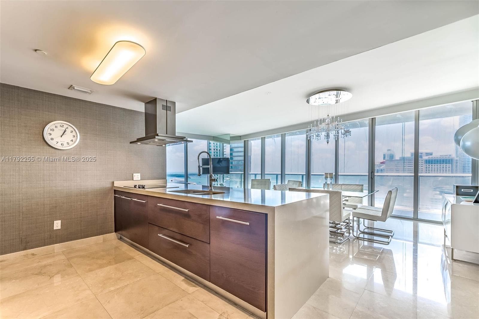 495 Brickell Ave 2801 photo 2