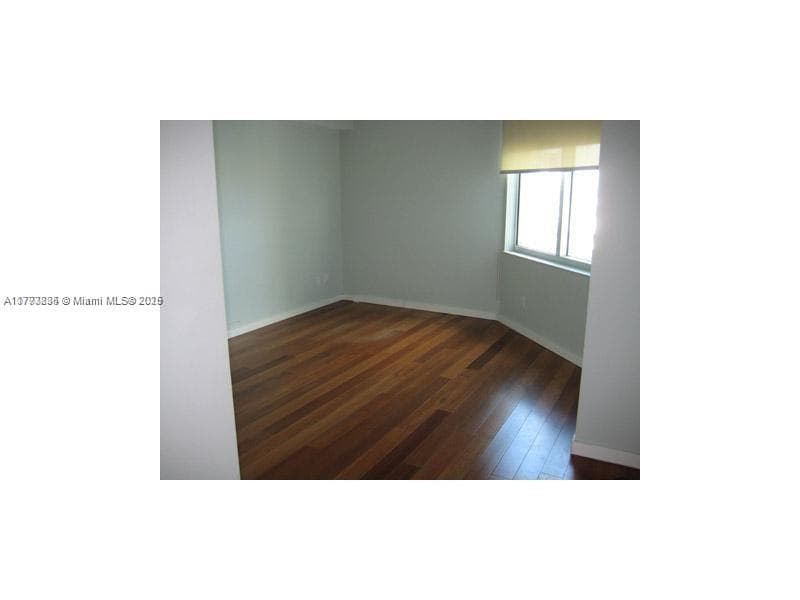 325 S Biscayne Blvd 3822 photo 8