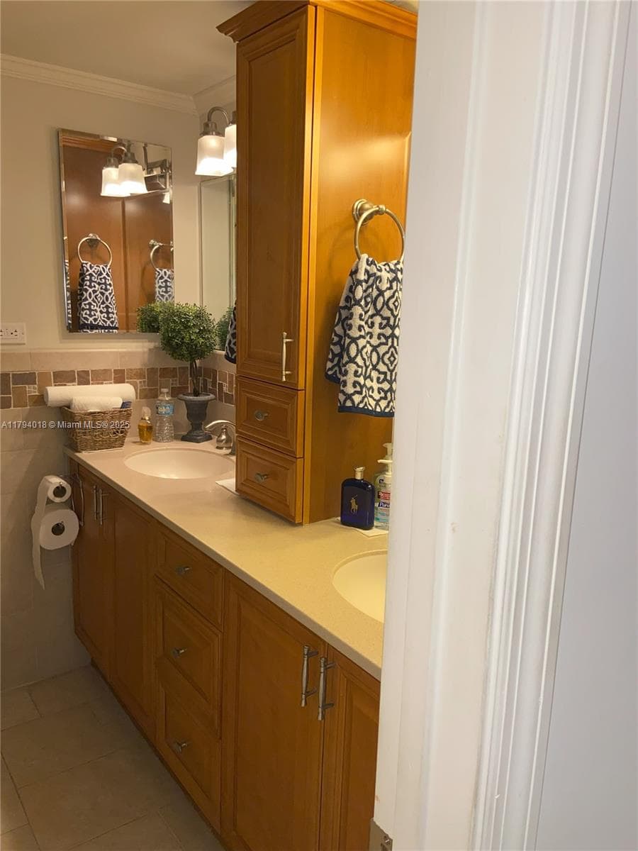 3180 S Ocean Dr 716 photo 12