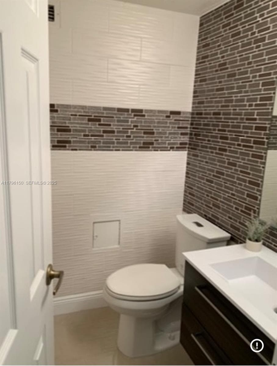 2501 S Ocean Dr 1228 photo 5