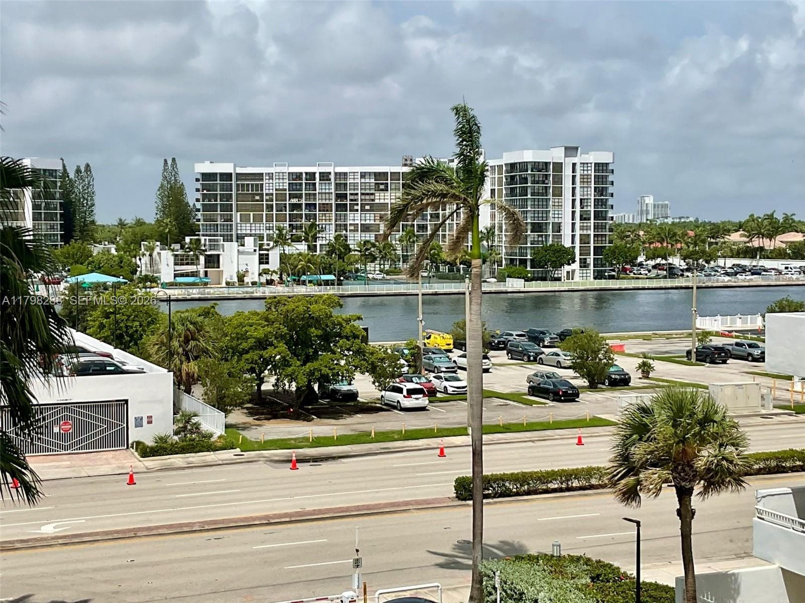 3001 S Ocean Dr 443 photo 24