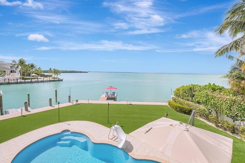 162 Bayview Dr photo 1