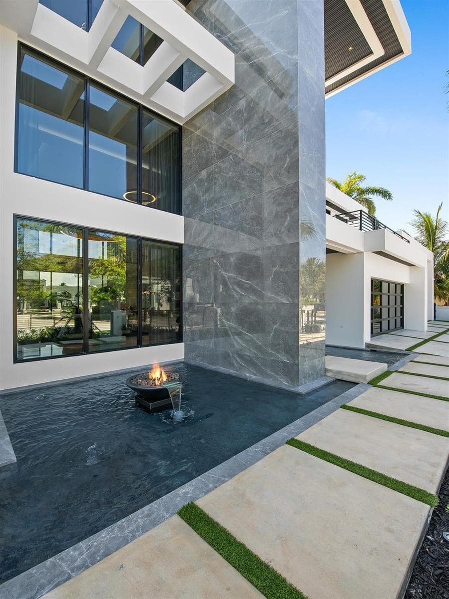 725 Poinciana Drive photo 9