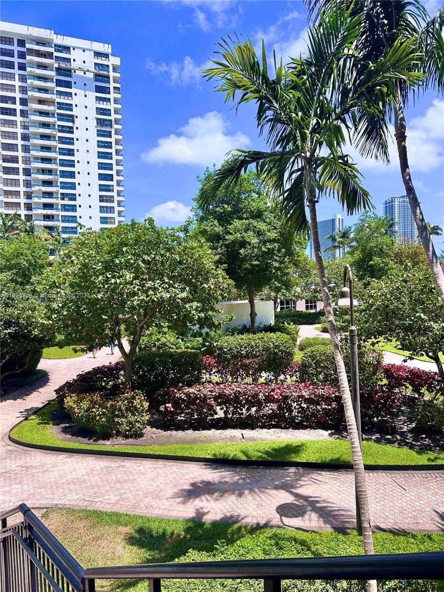 600 Three Islands Blvd 905 photo 19