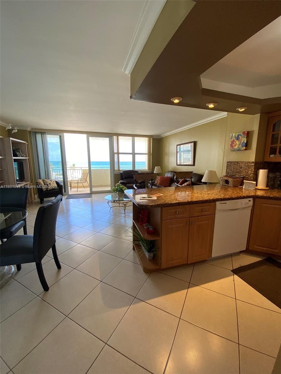 3180 S Ocean Dr 403 photo 5