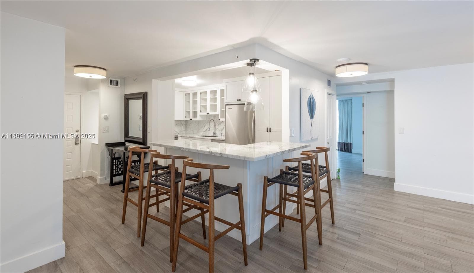 6061 Collins Ave 7D photo 8