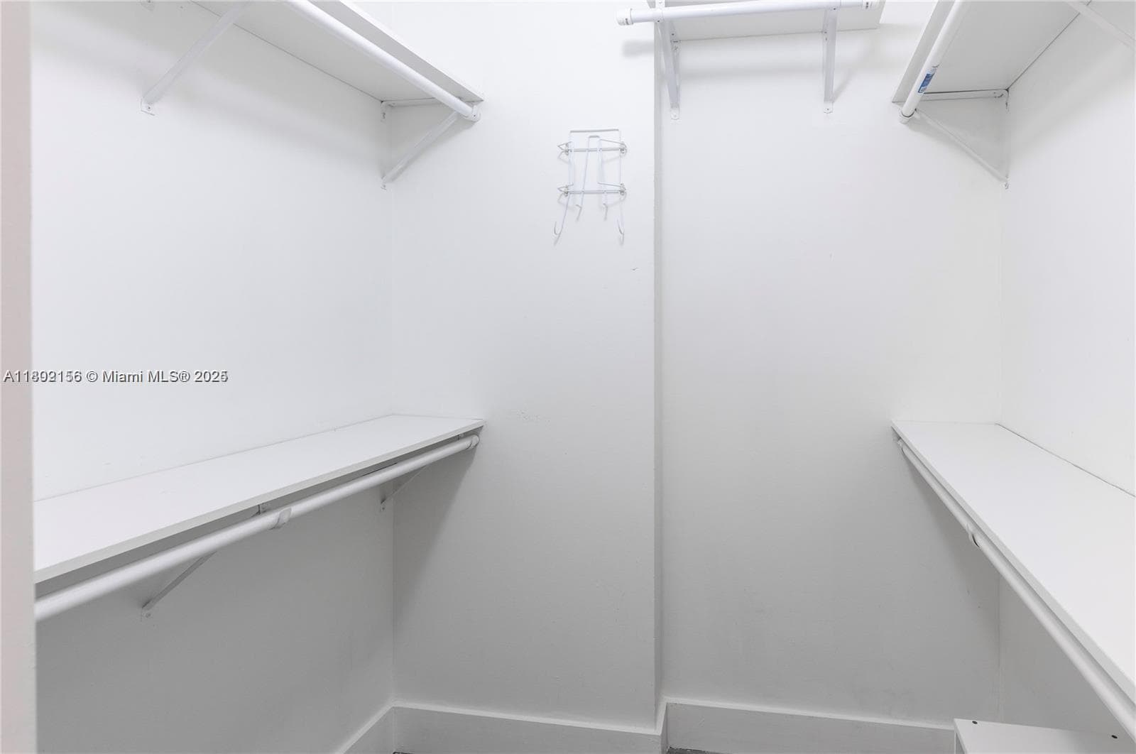 6061 Collins Ave 7D photo 21