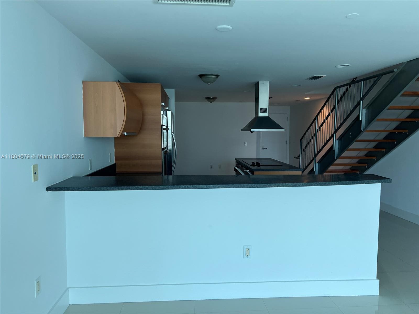 2950 NE 188th St 444 photo 8