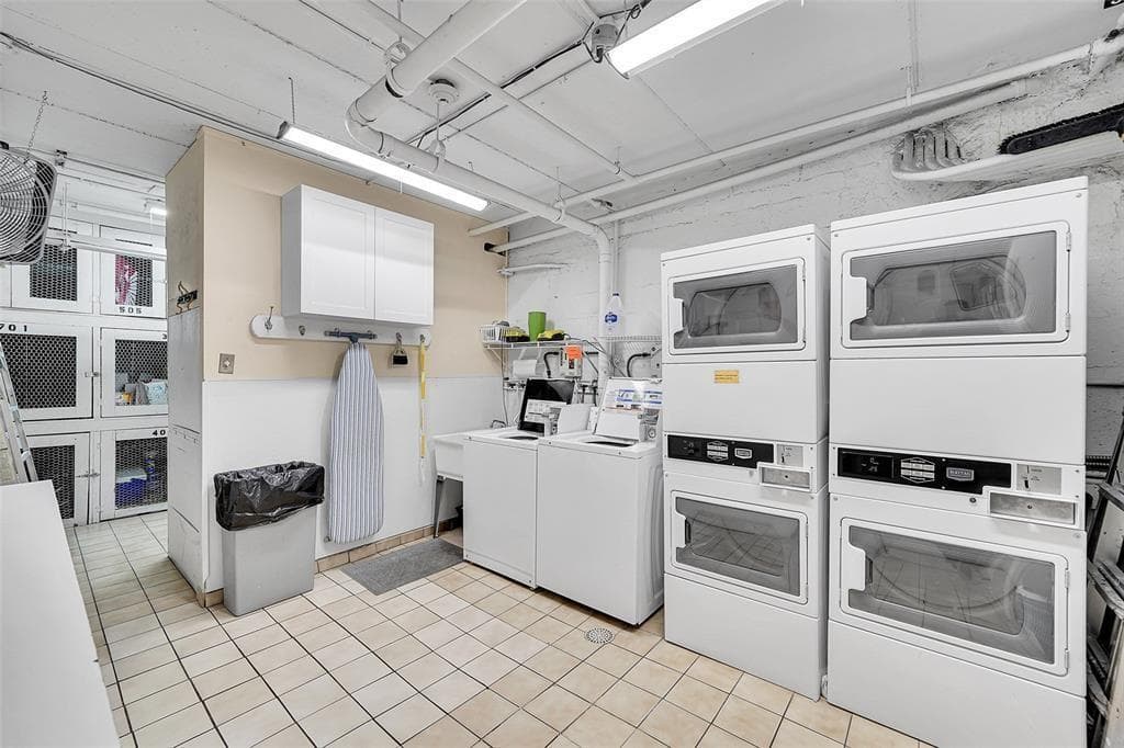 95 N Birch Road 301 photo 18