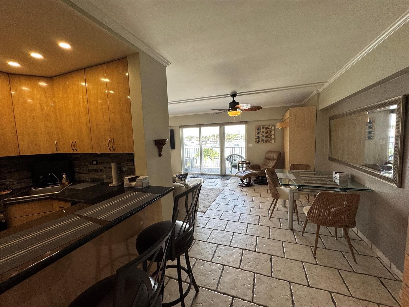 95 N Birch Road 301 photo 4