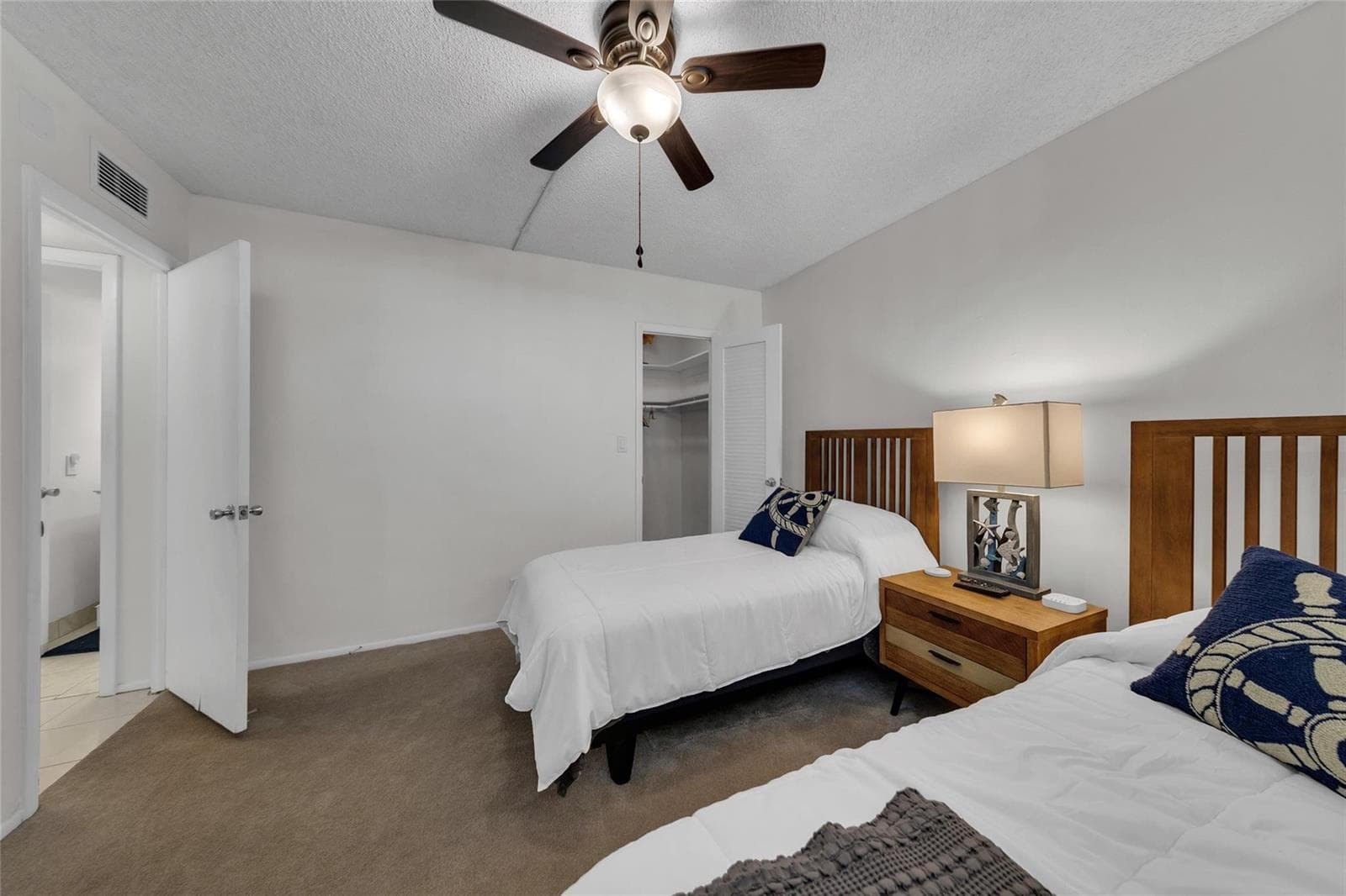 750 N Ocean Boulevard 1503 photo 17