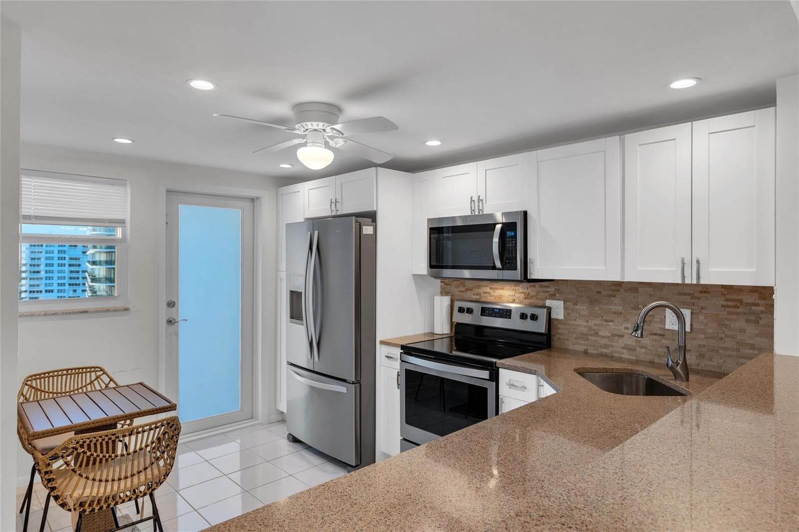 750 N Ocean Boulevard 1503 photo 5
