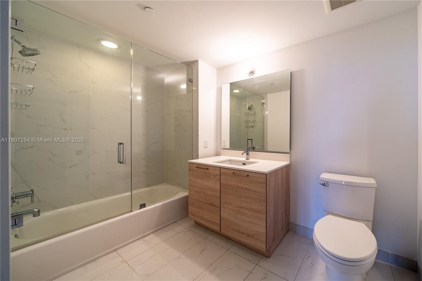 16385 Biscayne Blvd 417 photo 9