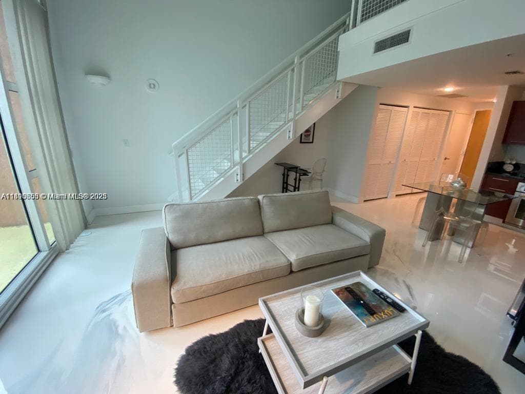 244 Biscayne Blvd 643 photo 9