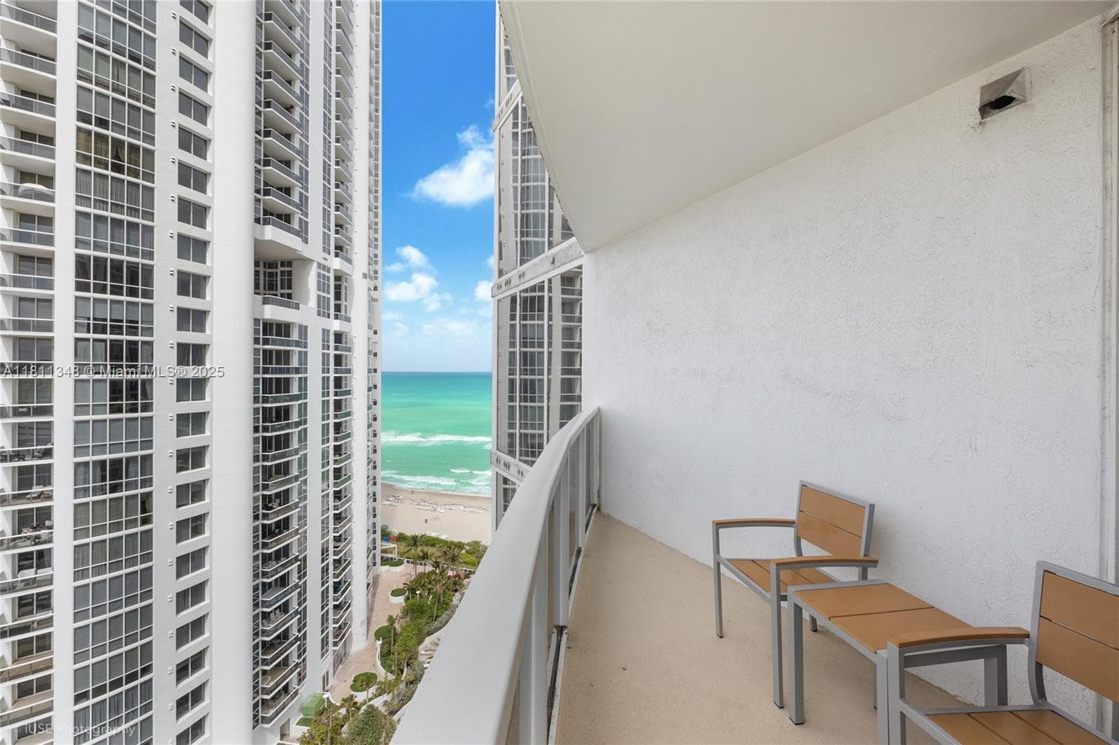 18001 Collins Ave 1504 photo 2