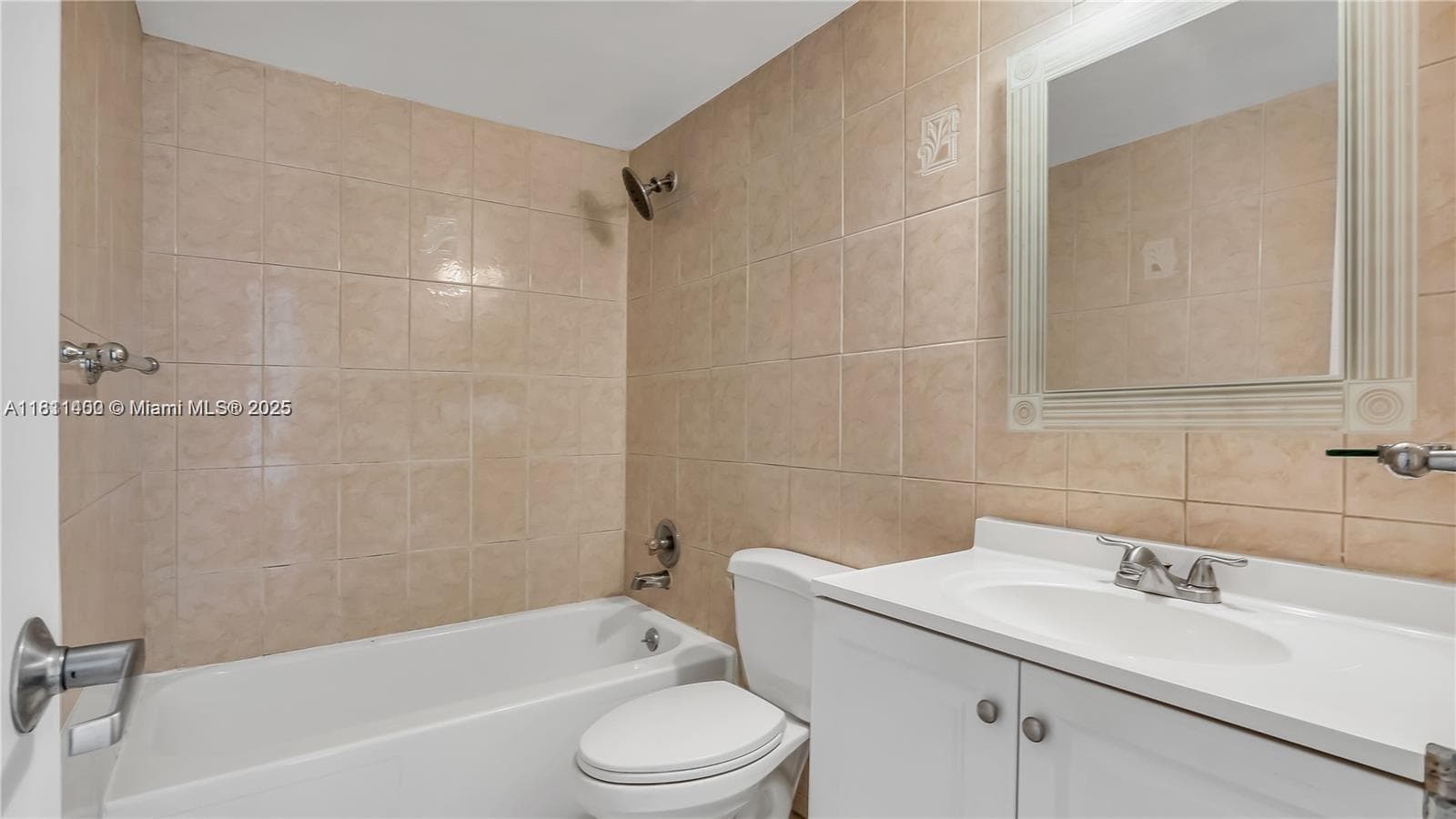3660 NE 166th St 603 photo 8