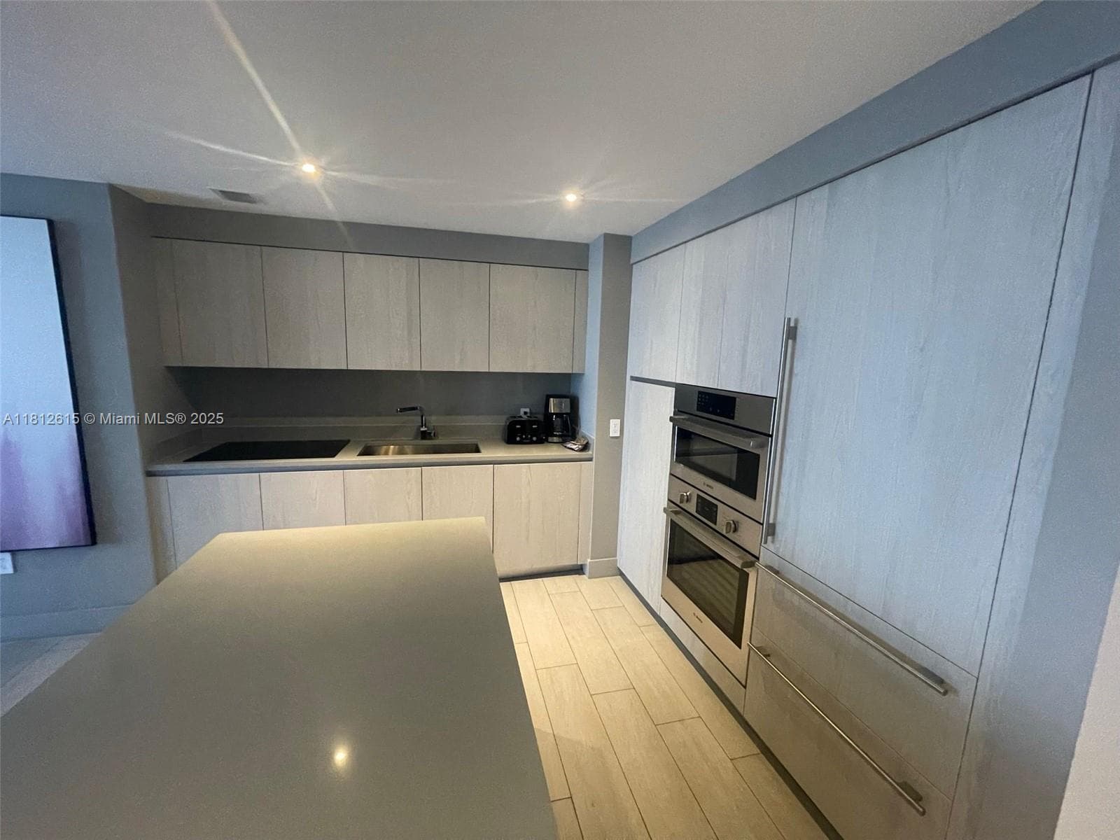 4010 S Ocean Dr R1705 photo 6