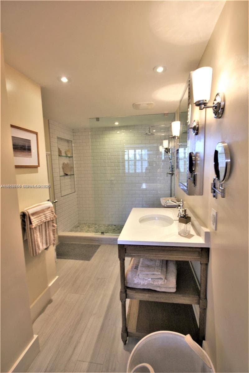 5161 Collins Ave 315 photo 13