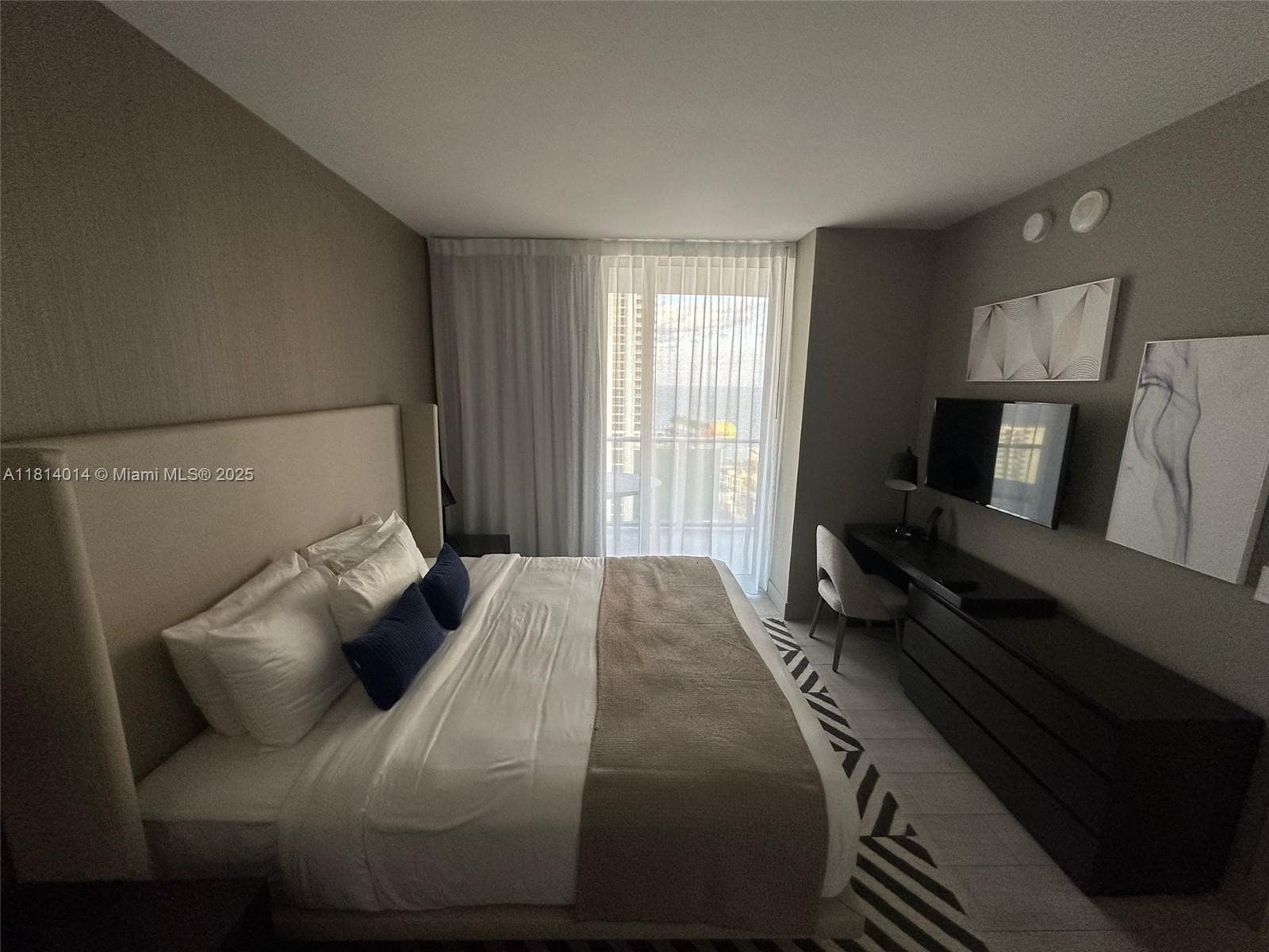 4010 S Ocean Dr R1707 photo 7