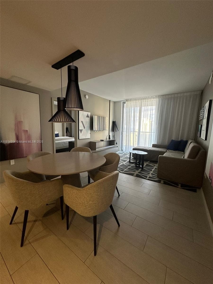 4010 S Ocean Dr R1707 photo 3