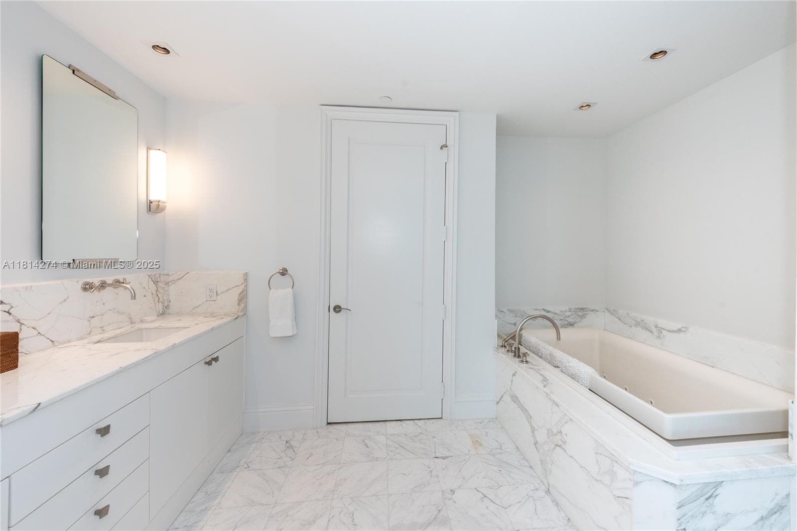 10295 Collins Ave 2506 photo 10